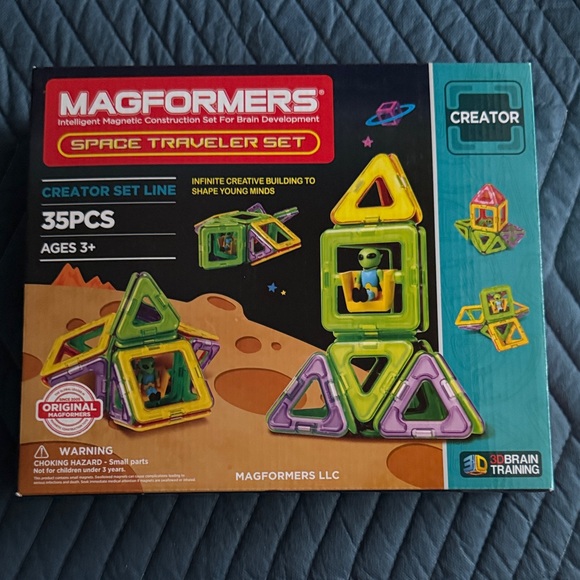 Magformers Space Traveler Set - 35 Piece Magnetic Toy - Picture 1 of 3